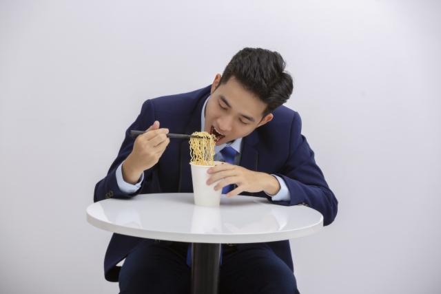 お酒のシメにおすすめしたいカップラーメン5選 Not A Salmon But Sake 酒 お酒のシメにおすすめしたいカップラーメン5選 Not A Salmon But Sake 酒